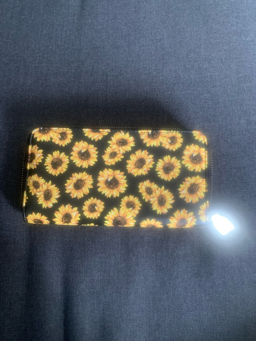 Sunflower Wallet With Card Pockets and Coin Pocket NWOT - Picture 2 of 4